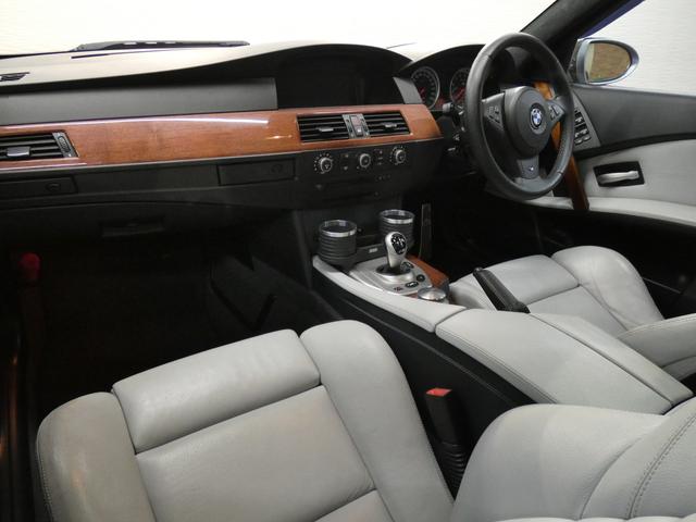 M5 SMG 右H正規D車 SR白革 HUD マフラー 禁煙(8枚目)