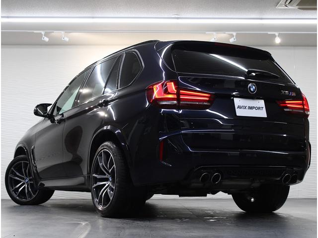 X5 M ベースグレード パノラマR 白革 全席シートヒーター 純正HDDナビ HUD 全周カメラ ドライビングアシスト ソフトクローズドア Mパフォーマンスステアリング・エキゾースト パワートランク 専用20AW 禁煙(2枚目)
