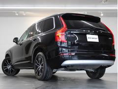 ご覧頂き誠に有り難う御座います　ボルボ　ＸＣ９０　Ｂ５　ＡＷＤ　モーメンタムの入庫です！！　人気のマイルドハイブリッドモデル！！　取説・記録簿付　事故歴御座いません！！ 2