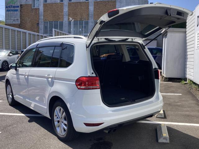 VOLKSWAGEN GOLF TOURAN TSI COMFORTLINE | 2019 | WHITE VOLKSWAGEN GOLF TOURAN TSI COMFORTLINE | 2019 | WHITE