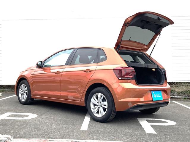 ポロ TSIコンフォートラインリミテッド セーフティパッケージ 認定中古車 LEDライト スマートキー アダプティブクルーズコントロール ブラインドスポットセンサー リアトラフィックアラート 駐車アシスト AppleCarPlay対応ナビTV(6枚目)