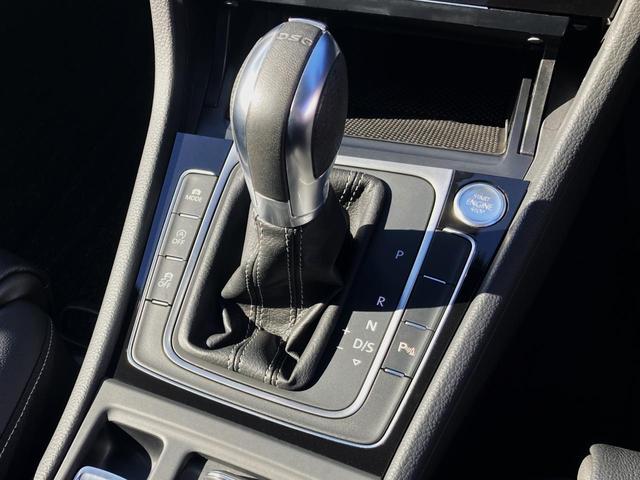 ゴルフＲ ベースグレード　認定中古車　４モーション（ＡＷＤ）　ＤＣＣ（アダプティブシャシコントロール）　アダプティブクルーズコントロール　レーンアシスト　ブラインドスポットセンサー　本革シート　シートヒーター　純正ナビＴＶ（12枚目）