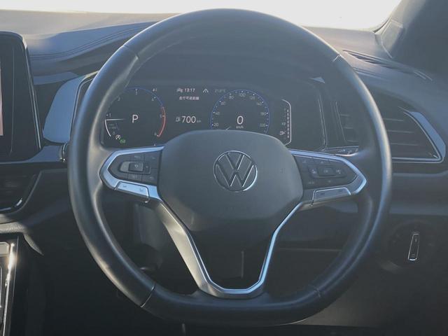 Ｔ－ロック ＴＤＩ　ブラックスタイル　レザーパッケージ　認定中古車　特別仕様「ブラックスタイル」　１８インチブラックアルミ　本革シート　シートヒーター　トラベルアシスト（運転支援システム）　レーンチェンジアシスト　電動リアゲート　純正ナビ（14枚目）