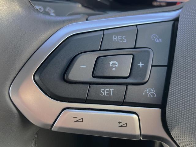 Ｔ－ロック ＴＤＩ　ブラックスタイル　レザーパッケージ　認定中古車　特別仕様「ブラックスタイル」　１８インチブラックアルミ　本革シート　シートヒーター　トラベルアシスト（運転支援システム）　レーンチェンジアシスト　電動リアゲート　純正ナビ（23枚目）