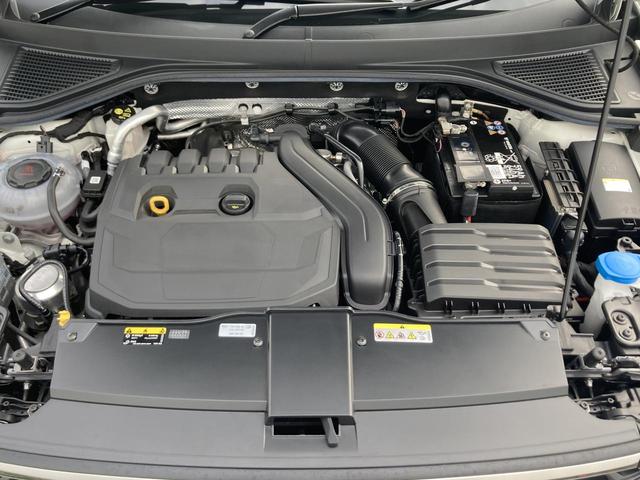 Ｔ－ロック ＴＤＩ　ブラックスタイル　レザーパッケージ　認定中古車　特別仕様「ブラックスタイル」　１８インチブラックアルミ　本革シート　シートヒーター　トラベルアシスト（運転支援システム）　レーンチェンジアシスト　電動リアゲート　純正ナビ（30枚目）