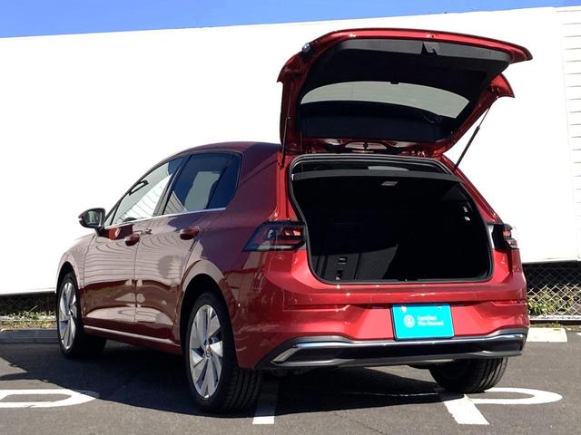 バックドアが大きく開きますので、荷物の積み下ろしもしやすいです。