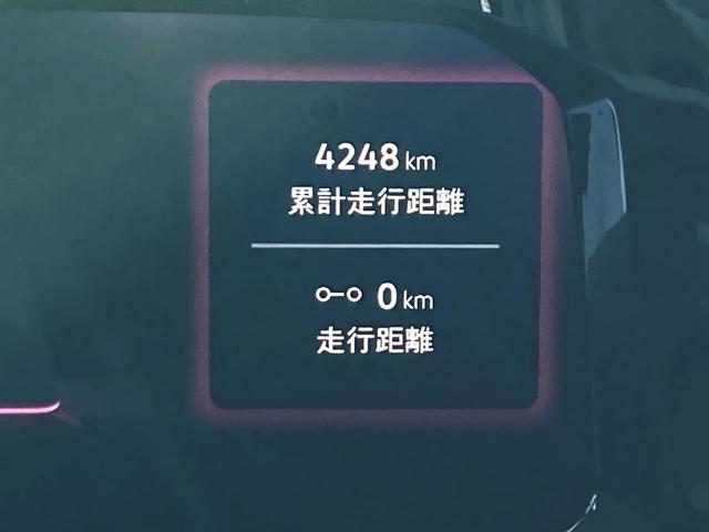 新車拠点のデモカー（試乗車）で使用していた車両です。弊社整備工場にて点検整備を行ったうえで新車保証を継承いたしますのでご安心ください。