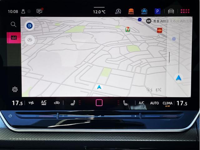 大型ディスプレイによるスマートフォン用アプリ［Ａｐｐｌｅ　ＣａｒＰｌａｙ］［Ａｎｄｒｏｉｄ　Ａｕｔｏ］対応の純正インフォテイメントシステム「Ｄｉｓｃｏｖｅｒ」を装備、ナビ、ラジオのほか、ＵＳＢ、Ｂｌｕ