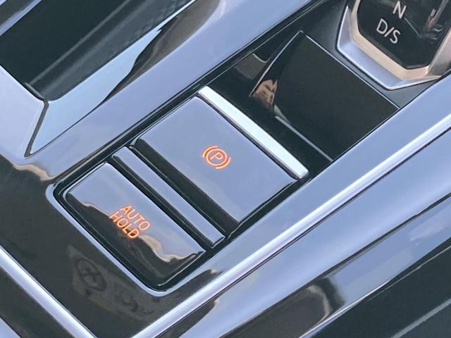 縦列駐車や車庫入れ時にハンドル操作をアシストしてくれるパーキングアシストを装備、使いこなすととても便利な機能です。