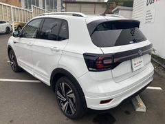 コンパクトＳＵＶ、Ｔクロスのデモカー入庫いたしました。い人気のスポーティグレード「Ｒライン」、フルオプション装着モデルです。内外装や認定中古車保証についてなど、お気軽にお問い合わせください！ 3