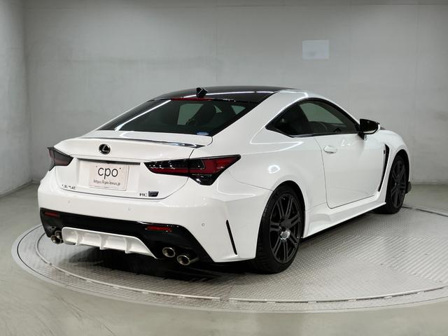 ＲＣ Ｆ カーボンエクステリアパッケージ　セミアニリン本革シート　Ｆ専用オレンジブレーキキャリパー　フロントスポイラー　クリアランスソナー＆バックソナー　ブラインドスポットモニター　プリクラッシュセーフティ　オートクルーズコントロール（6枚目）