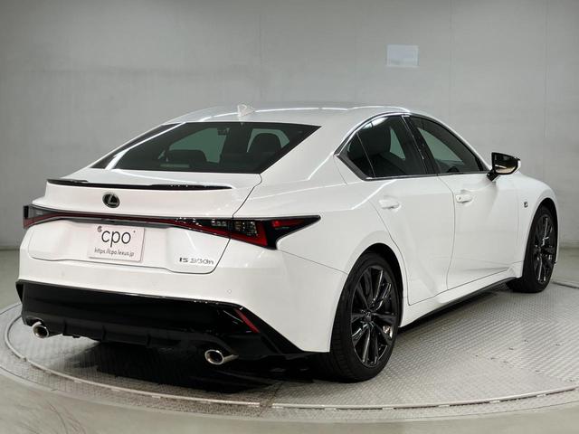 ＩＳ ＩＳ３００ｈ　Ｆスポーツ　認定中古車・２年保証・ムーンルーフ・後席サイドエアバッグ・ＦＳＰＯＲＴ専用本革シート付車（5枚目）