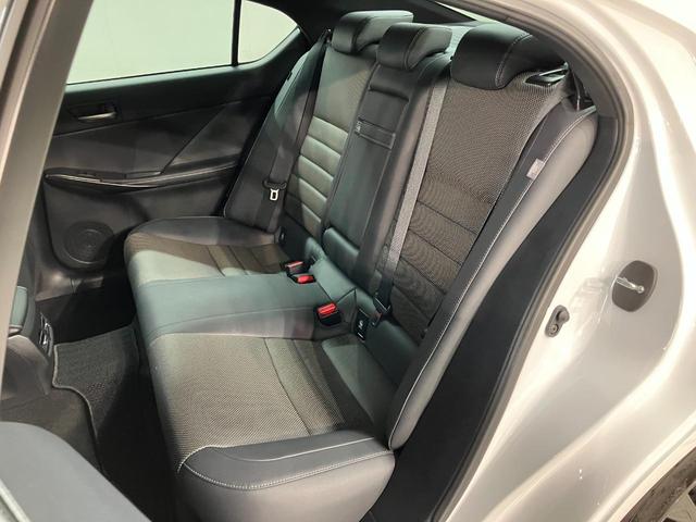 ＩＳ ＩＳ３００ｈ　Ｆスポーツ　認定中古車・２年保証・ムーンルーフ・後席サイドエアバッグ・ＦＳＰＯＲＴ専用本革シート付車（10枚目）