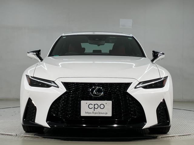 ＩＳ ＩＳ３００　Ｆスポーツ　本革シート　ムーンルーフ　パノラミックビューモニター　ブラインドスポットモニター　三眼フルＬＥＤヘッドランプ　オレンジブレーキキャリパー　プリクラッシュセーフティシステム（3枚目）