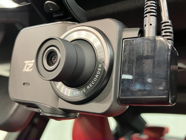 ＩＳ ＩＳ３００　Ｆスポーツ　本革シート　ムーンルーフ　パノラミックビューモニター　ブラインドスポットモニター　三眼フルＬＥＤヘッドランプ　オレンジブレーキキャリパー　プリクラッシュセーフティシステム（18枚目）
