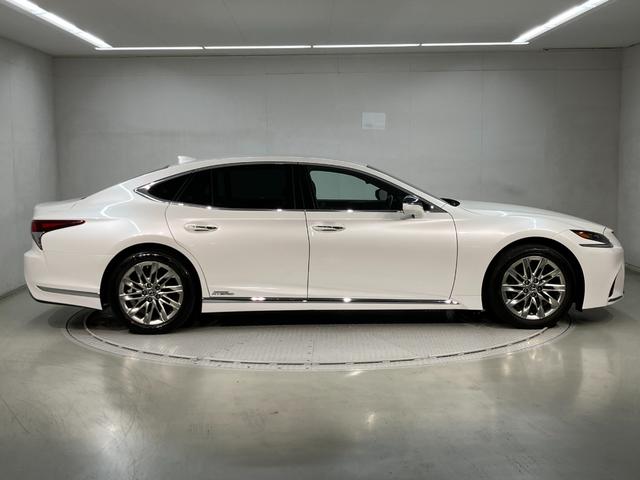 ＬＳ ＬＳ５００ｈ　バージョンＬ　セミアニリン本革シート　ブラインドスポットモニター　パノラミックビューモニター　ヘッドアップディスプレイ　マークレビンソンリファレンス３Ｄサラウンドサウンドシステム　ステアリングヒーター（4枚目）