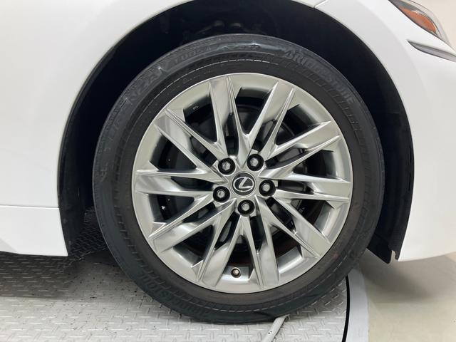 ＬＳ ＬＳ５００ｈ　バージョンＬ　セミアニリン本革シート　ブラインドスポットモニター　パノラミックビューモニター　ヘッドアップディスプレイ　マークレビンソンリファレンス３Ｄサラウンドサウンドシステム　ステアリングヒーター（20枚目）