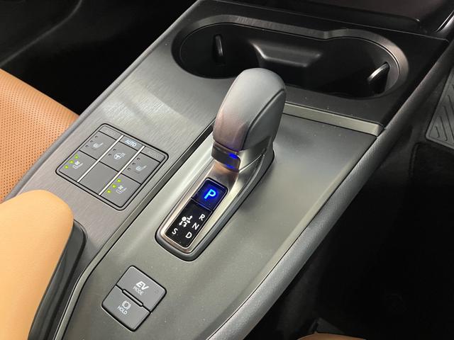 ＵＸ ＵＸ３００ｈ　バージョンＬ（18枚目）