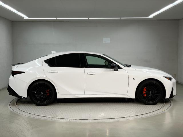 IS IS350 FスポーツモードブラックIII パノラミックビューモニター マークレビンソンプレミアムサラウンドサウンドシステム F SPORT専用オレンジブレーキキャリパー ブラインドスポットモニター プリクラッシュセーフティシステム(4枚目)