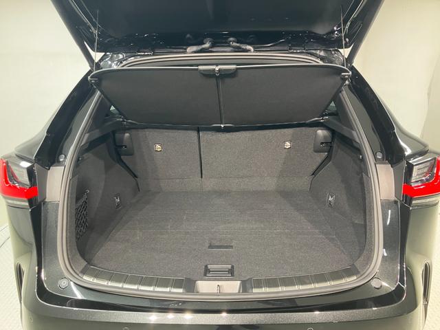 店舗在庫の車両となりますので、ご契約後書類等滞りがなければ３週間前後で、ご納車が可能です。ＣＰＯ【認定中古車】のロケーター販売（全国のレクサス店でご購入できるシステム）は除きます。