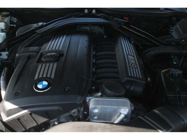 Ｚ４ ｓＤｒｉｖｅ２３ｉ　Ｍスポーツ　２．５Ｌ直６エンジン　電動フルオープン　レッド本革　純正Ｍスポーツフルエアロ＆１８ＡＷ　パドルシフト　純正ＨＤＤナビ　地デジ　ドラレコ　シートヒーター　キセノンヘッドライト　禁煙車（3枚目）