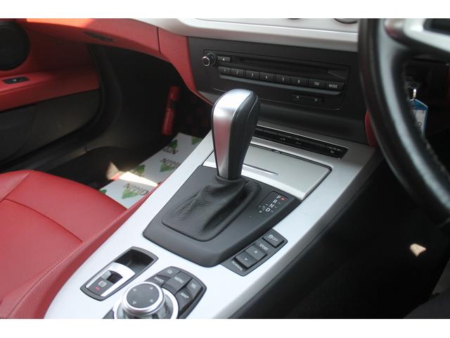 Ｚ４ ｓＤｒｉｖｅ２３ｉ　ハイラインパッケージ　２．５Ｌ直６エンジン　電動フルオープン　レッド本革シート　シートヒーター　キセノンヘッドライト　パドルシフト　純正１８インチＡＷ　純正ＨＤＤナビ　地デジ　デジタルミラー内臓バックカメラ　レーダー　禁煙（29枚目）