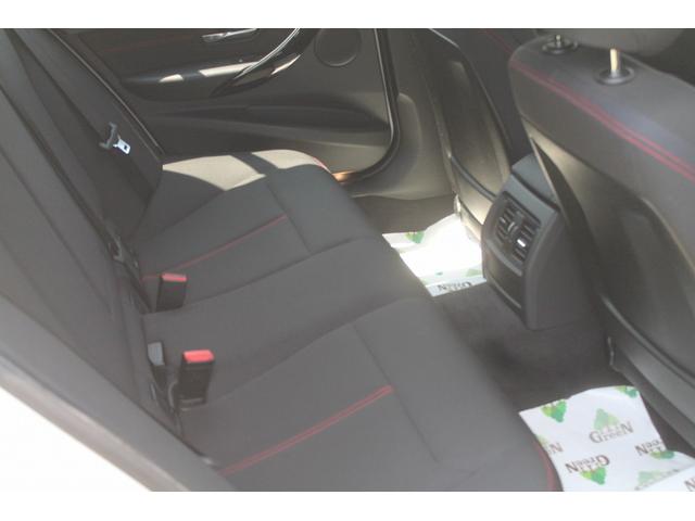３シリーズ ３２０ｉツーリング　スポーツ　走行３．７万キロ　スポーツシート　専用インテリア　専用１７インチＡＷ　インテリジェントセーフティー　衝突軽減ブレーキ　キセノン　純正ＨＤＤナビ　バックカメラ　電動リアゲート　前後ドラレコ　禁煙車（29枚目）