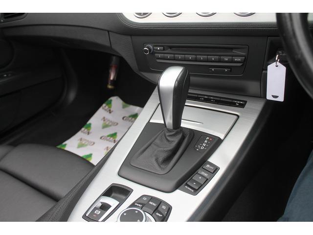 Ｚ４ ｓＤｒｉｖｅ２３ｉ　ハイラインパッケージ　２．５Ｌ直６エンジン　電動フルオープン　黒本革シート　純正ＨＤＤナビ　パドルシフト　純正オプション１８インチアルミホイール　シートヒーター　キセノンヘッドライト　ミラーＥＴＣ　整備記録簿　禁煙車（21枚目）