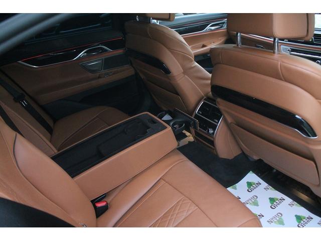 ７シリーズ ７４０ｉ　Ｍスポーツ　キャメルブラウン革　サンルーフ　レーザーヘッドライト　ヘッドアップディスプレイ　ハーマンカードン　ＡＣＣ　衝突軽減　純正Ｍスポーツフルエアロ＆２０ＡＷ　純正ナビ地デジ　ＢＳＭ　ソフトクローズドア　禁煙（19枚目）