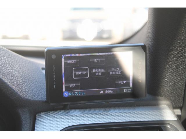 ���Ўd����S���̌��I�������C���i�b�v�͂������A��O�ҋ@�ւɂ��ԗ���ԃ`�F�b�N���s���Ă���܂��B�M���̂���Ă����C�����������I