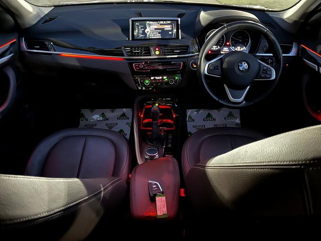 Ｘ１ ｘＤｒｉｖｅ　１８ｄ　ｘライン　モカブラウン革　ＬＥＤヘッドライト　アンビエントライト　衝突軽減ブレーキ　純正ＨＤＤナビ　ＴＶチューナー　バックカメラ　ドラレコ　ＢＢＳ１８ＡＷ　純正ルーフキャリア　シートヒーター　整備記録簿　禁煙車（4枚目）