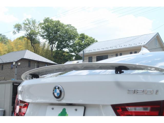３シリーズ ３２０ｉグランツーリスモ　Ｍスポーツ　２Ｌターボ　アルカンターラコンビシート　衝突軽減ブレーキ　純正Ｍスポーツフルエアロ＆１８ＡＷ　パドルシフト　可動リアスポイラー　純正ＨＤＤナビ　バックカメラ　パークセンサー　電動リアゲート　禁煙（9枚目）