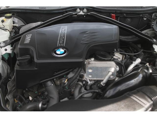 Ｚ４ ｓＤｒｉｖｅ２０ｉ　Ｍスポーツ　後期　８速ＡＴ　２Ｌターボ　電動フルオープン　レッド本革シート　純正Ｍスポーツフルエアロ＆１８ＡＷ　パドルシフト　純正ＨＤＤナビ　バックカメラ　キセノンヘッドライト　シートヒーター　ミラーＥＴＣ　禁煙（3枚目）