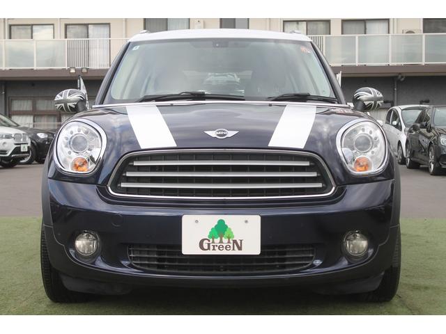 ＭＩＮＩ クーパー　クロスオーバー　走行３．２万キロ　キセノン　純正１６ＡＷ　パナソニックポータブルナビ　バックカメラ　ＥＴＣ　キーレス　フォグランプ　ルーフレール　ホワイトルーフ　整備記録簿　取扱説明書　スペアキー　車検９年４月まで（7枚目）