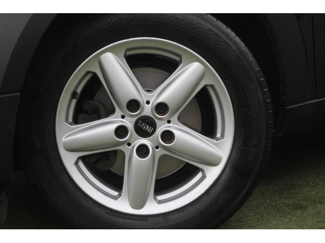 ＭＩＮＩ クーパー　クロスオーバー　走行３．２万キロ　キセノン　純正１６ＡＷ　パナソニックポータブルナビ　バックカメラ　ＥＴＣ　キーレス　フォグランプ　ルーフレール　ホワイトルーフ　整備記録簿　取扱説明書　スペアキー　車検９年４月まで（22枚目）