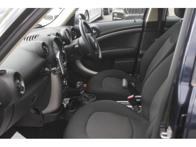 ＭＩＮＩ クーパー　クロスオーバー　走行３．２万キロ　キセノン　純正１６ＡＷ　パナソニックポータブルナビ　バックカメラ　ＥＴＣ　キーレス　フォグランプ　ルーフレール　ホワイトルーフ　整備記録簿　取扱説明書　スペアキー　車検９年４月まで（30枚目）