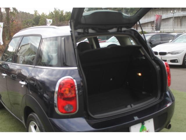 ＭＩＮＩ クーパー　クロスオーバー　走行３．２万キロ　キセノン　純正１６ＡＷ　パナソニックポータブルナビ　バックカメラ　ＥＴＣ　キーレス　フォグランプ　ルーフレール　ホワイトルーフ　整備記録簿　取扱説明書　スペアキー　車検９年４月まで（33枚目）