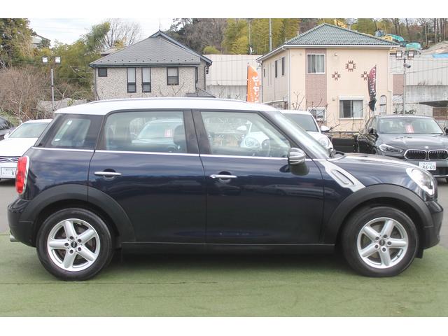 ＭＩＮＩ クーパー　クロスオーバー　走行３．２万キロ　キセノン　純正１６ＡＷ　パナソニックポータブルナビ　バックカメラ　ＥＴＣ　キーレス　フォグランプ　ルーフレール　ホワイトルーフ　整備記録簿　取扱説明書　スペアキー　車検９年４月まで（45枚目）