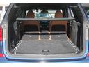 トランクスルーにすれば長い荷物も搭載可能。