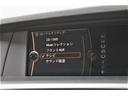 純正HDDナビは地デジ、DVD、ミュージックサーバーなど機能も豊富です。