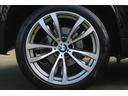 Ｘ５ ｘＤｒｉｖｅ　３５ｄ　Ｍスポーツ　黒本革スポーツシート　ＡＣＣ　インテリジェントセーフティー　純正ＨＤＤナビ地デジ　純正Ｍスポーツフルエアロ　オプション２０ＡＷ　パドルシフト　シートヒーター　前後ドラレコ　ブラックグリル　禁煙車（8枚目）
