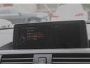 純正HDDナビはCD/ DVD、AUX、ミュージックサーバーなど機能も豊富です。