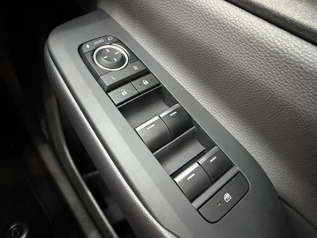 プリウス Z モデリスタフルエアロ/シグネチャーイルミ/パノラマルーフ/デジタルインナーミラー/置くだけ充電/12.3インチナビ/走行中TV視聴可/D席パワーシート/シートヒーター&クーラー/BMS/ETC2.0/(66枚目)