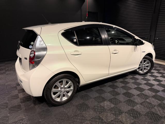 アクア Ｓ　プッシュスタート／スマートキー／７インチナビ／バックカメラ／ＥＴＣ／パールホワイト（18枚目）