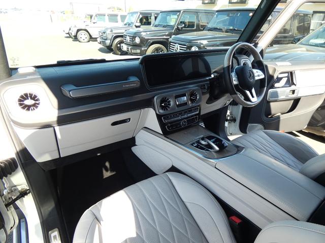 Gクラス G400d マヌファクトゥーアエディション マヌファクトゥーアEdition ナイトPKG アダプティブダンピングS ガラスSR ホワイトナッパ革 RSP 純正HDDナビ地デジ360°カメラ Burmesterサウンド 禁煙 ワンオーナー(6枚目)