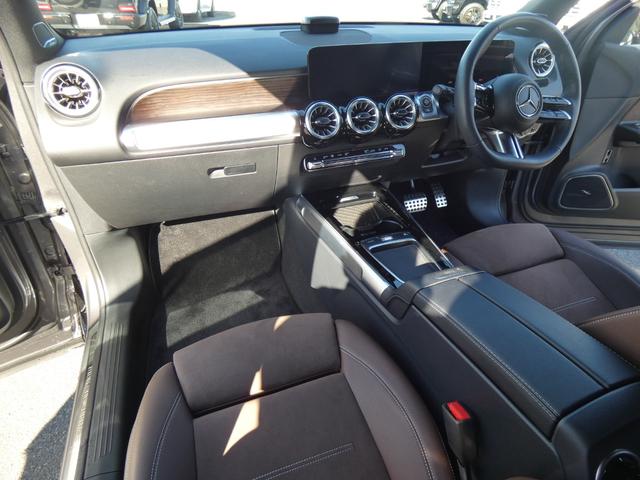 ＧＬＢ ＧＬＢ２００ｄ４マチックエディションブラックスターズ　特別仕様３００台限定車　ナイトＰＫＧ　レーダーＳＦ　茶半革　シートヒーター　７人乗　ＭＢＵＸナビ地デジ全周カメラ　Ｂｕｒｍｅｓｔｅｒサウンド　アダプティブＤＳ　ＡＭＧ１９ＡＷ　禁煙　新車保証　正規Ｄ車（9枚目）