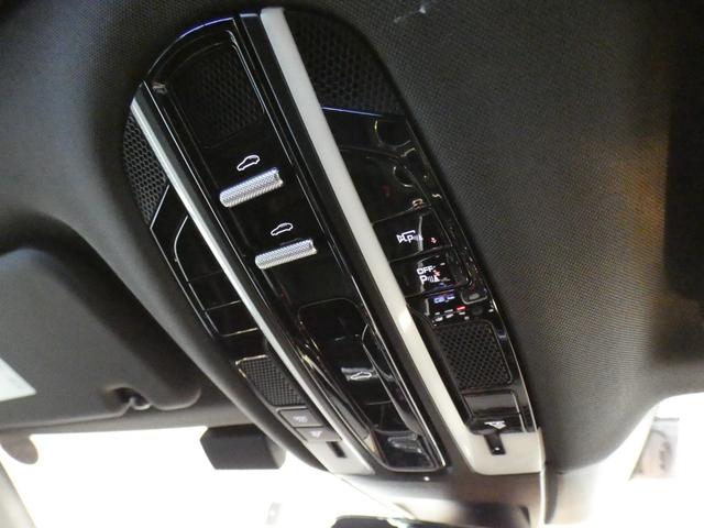 パナメーラ ４　Ｅ－ハイブリッド　スポクロ　パノラマＳＲ　ＤメモリーＰ　黒革　全席シートヒーター　４ＺＯＮＥエアコン　ＰＣＭナビ全周カメラ　クルコン　ＬＫＡ　ＬＥＤヘッドライト　コンフォートＡ　ソフトクローズＤ　ＢＯＳＥ　ＰＡＳＭエアサス　純正２０ＡＷ　禁煙（35枚目）