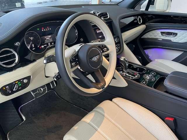 ベンテイガ 　Ｖ８　４ＷＤ　Ｎａｉｍ　Ｍｕｌｌｉｎｅｒ　フロントプロテクション　Ｍｕｌｌｉｎｅｒドライビングスペック　ツーリングスペック２２インチブラック＆ブライトマシンホイール　フロントシートコンフォートスペック（7枚目）