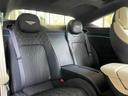 後部座席も非常にきれいでございます。