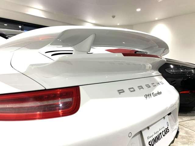 ９１１ターボ　ＰＤＫ／スポーツクロノＰＫＧ／カレラレッドレザーインテリア／ＢＯＳＥサウンド／シートヒーター＋ベンチレーター／スポーツステアリング／アクティブエアロ／パークセンサー／ナビＴＶバックカメラ(11枚目)